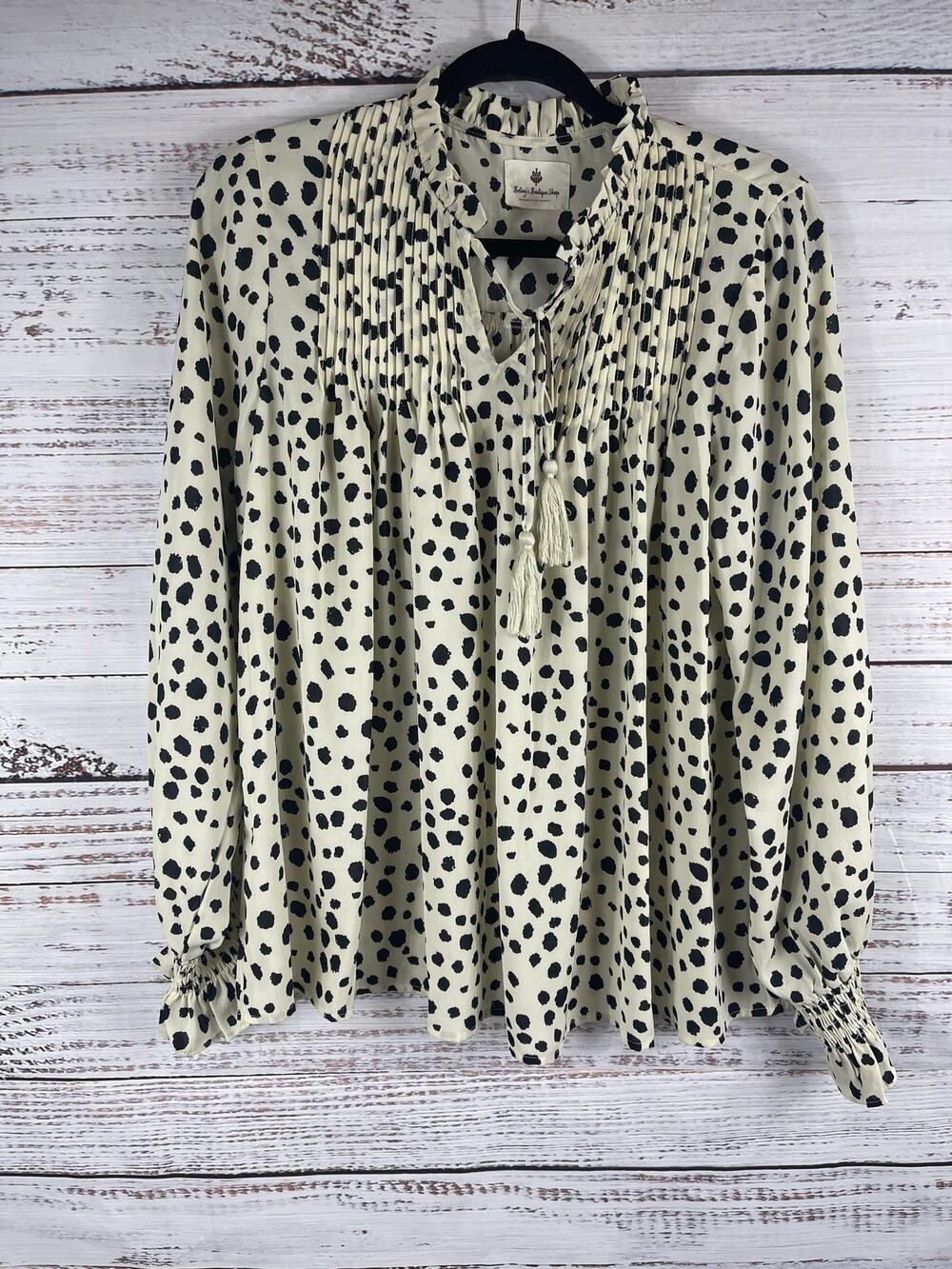 Betsey's Boutique Shop Blouse Women's Medium Polka Dot Pleated Tassel Top